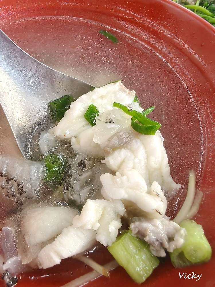 台南美食︱台灣鮮魚湯 肉燥飯（府前 創始店）：在地人激推鮮甜鱸魚湯，比牛肉湯更清爽的早午餐首選，附菜單