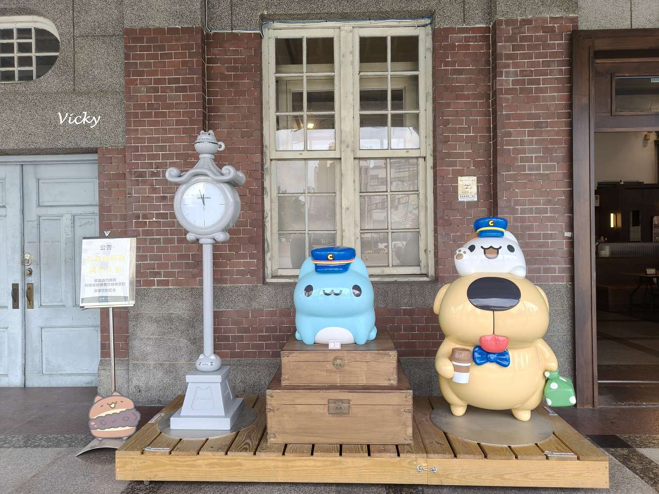 台中西區美食|奶泡貓咖啡 民權店:咖波迷的白色夢幻基地!L型純白透明系咖啡廳,超萌造型雞蛋糕,附菜單 台中西區美食|奶泡貓咖啡 民權店:咖波迷的白色夢幻基地!L型純白透明系咖啡廳,超萌造型雞蛋糕,附菜單