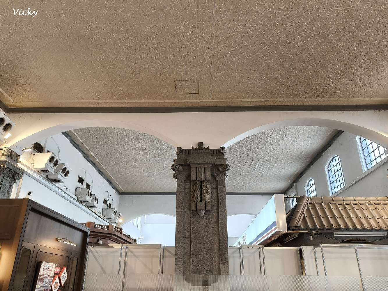 台中西區美食|奶泡貓咖啡 民權店:咖波迷的白色夢幻基地!L型純白透明系咖啡廳,超萌造型雞蛋糕,附菜單 台中西區美食|奶泡貓咖啡 民權店:咖波迷的白色夢幻基地!L型純白透明系咖啡廳,超萌造型雞蛋糕,附菜單