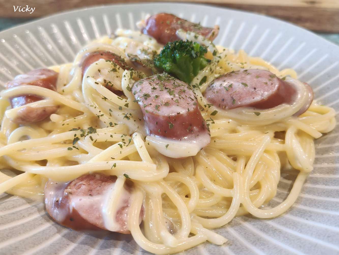 台南老宅蜂大咖啡：隱身民權路巷弄的城市祕境，跳格子、擼貓、享受離塵不離城的時光