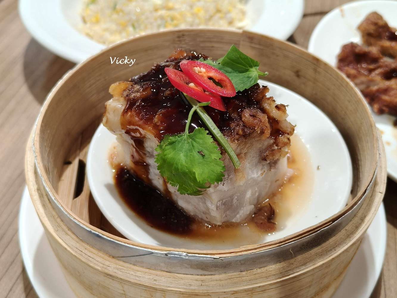 台南小籠湯包推薦︱滬品上海湯包：新址！好停車、餐點多樣化，家庭聚餐首選，附菜單