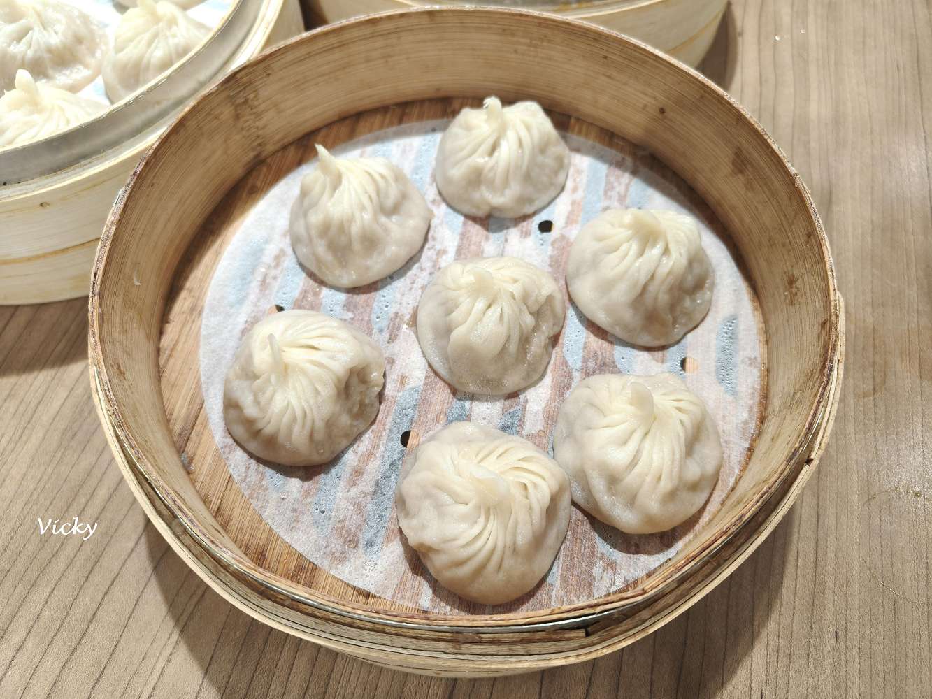 台南小籠湯包推薦︱滬品上海湯包：新址！好停車、餐點多樣化，家庭聚餐首選，附菜單