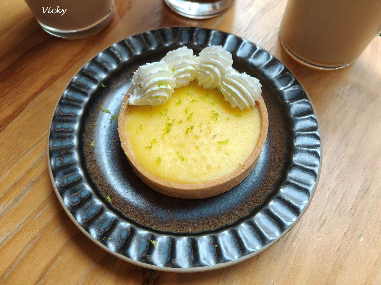 台南中西區咖啡廳推薦｜IBT COffee：隱身老宅的工業風秘境，別有洞天的設計美學，在溫潤工業風中享受靜謐的午後時光