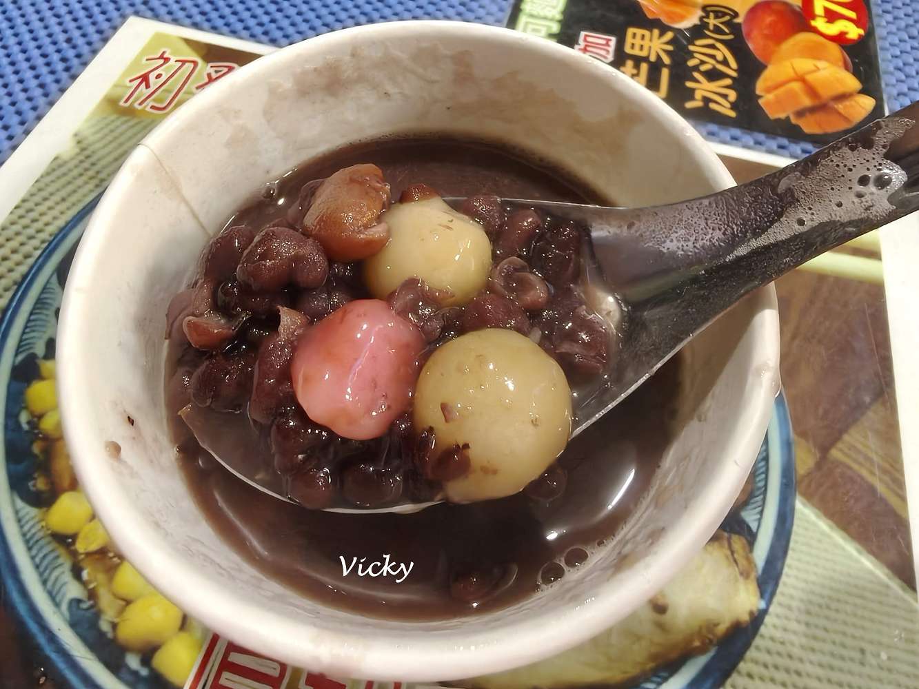 網站近期文章：台南南區美食｜吉祥餐飲：走過30個年頭的小餐館，銅板價甜點與古早味意麵的溫馨日常，附菜單