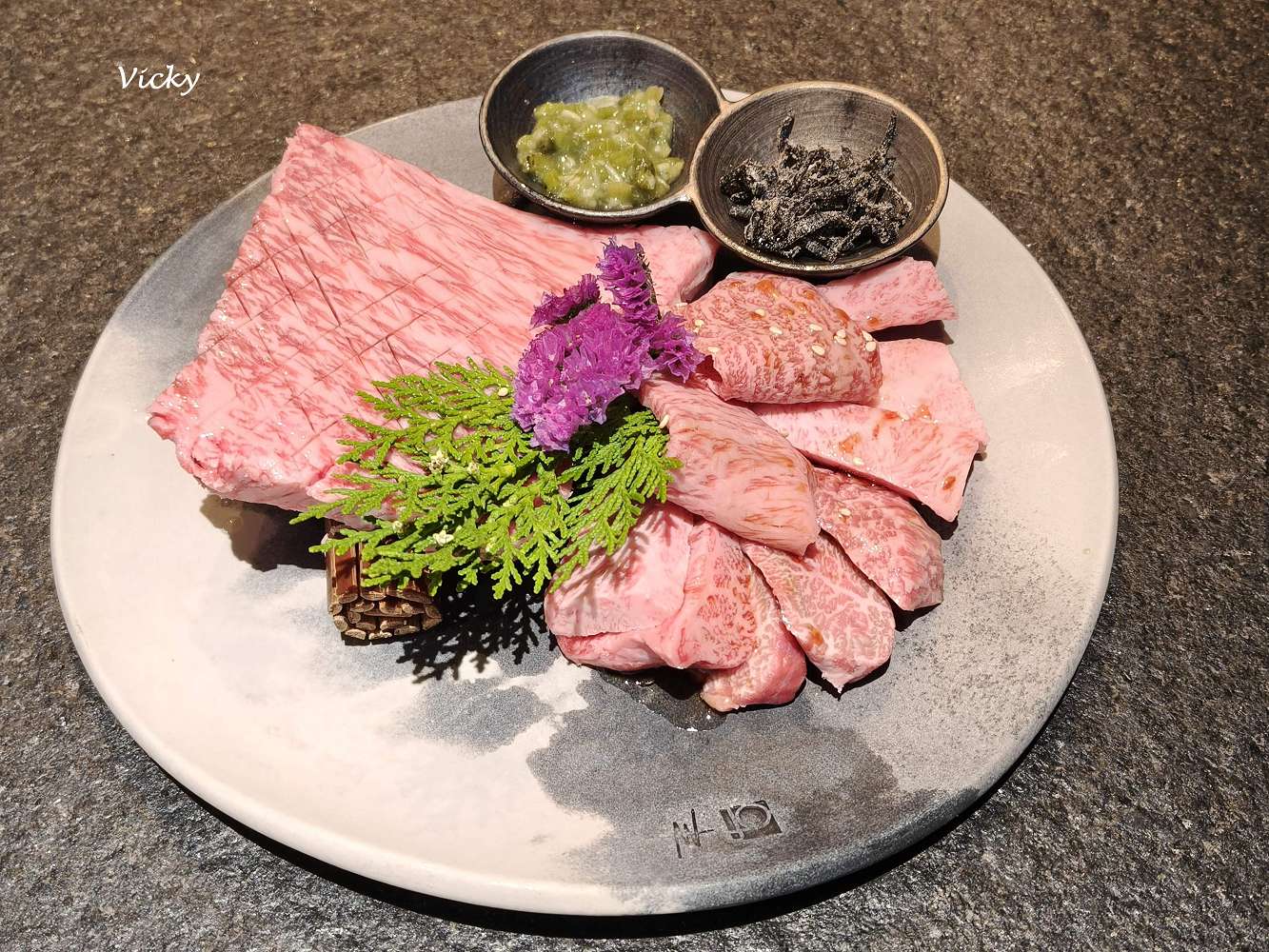 台南燒肉推薦︱Pankoko燒肉會所：第一名燒肉店！職人代烤極致和牛，厚切牛舌與月見拌飯的銷魂紀錄