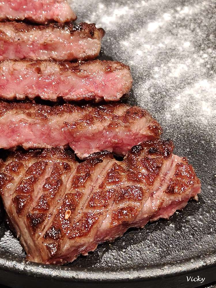 台南燒肉推薦︱Pankoko燒肉會所：第一名燒肉店！職人代烤極致和牛，厚切牛舌與月見拌飯的銷魂紀錄