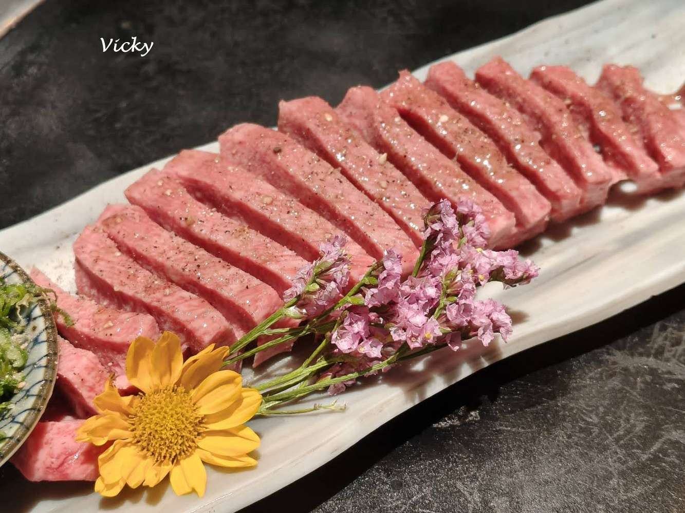 網站近期文章：台南燒肉推薦︱Pankoko燒肉會所：第一名燒肉店！職人代烤極致和牛，厚切牛舌與月見拌飯的銷魂紀錄