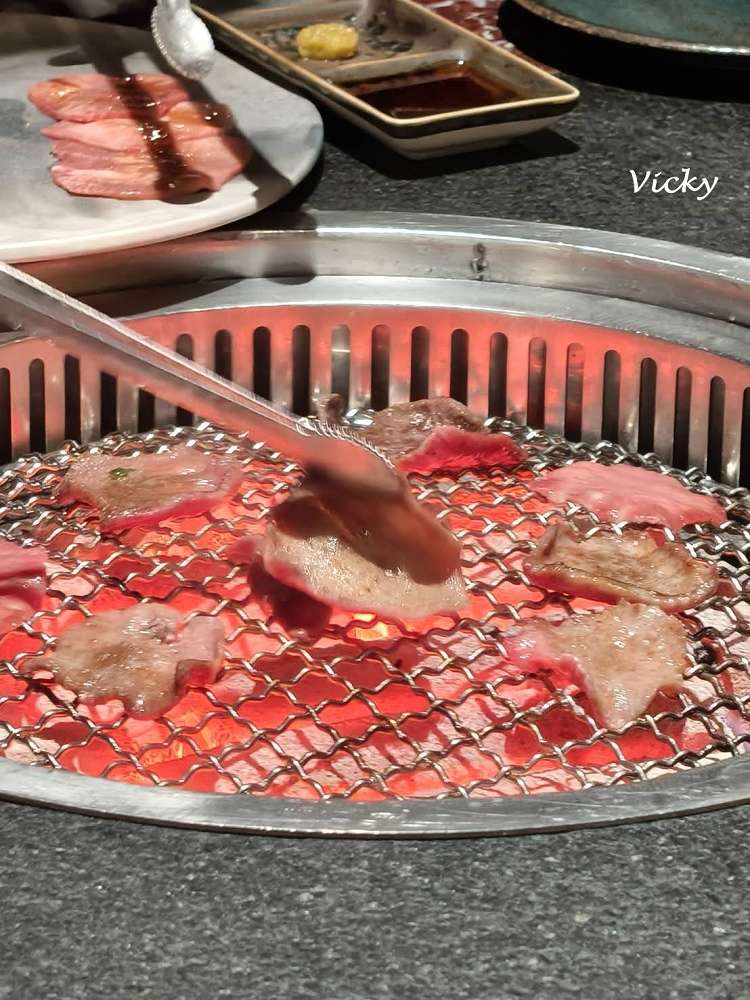 台南燒肉推薦︱Pankoko燒肉會所：第一名燒肉店！職人代烤極致和牛，厚切牛舌與月見拌飯的銷魂紀錄