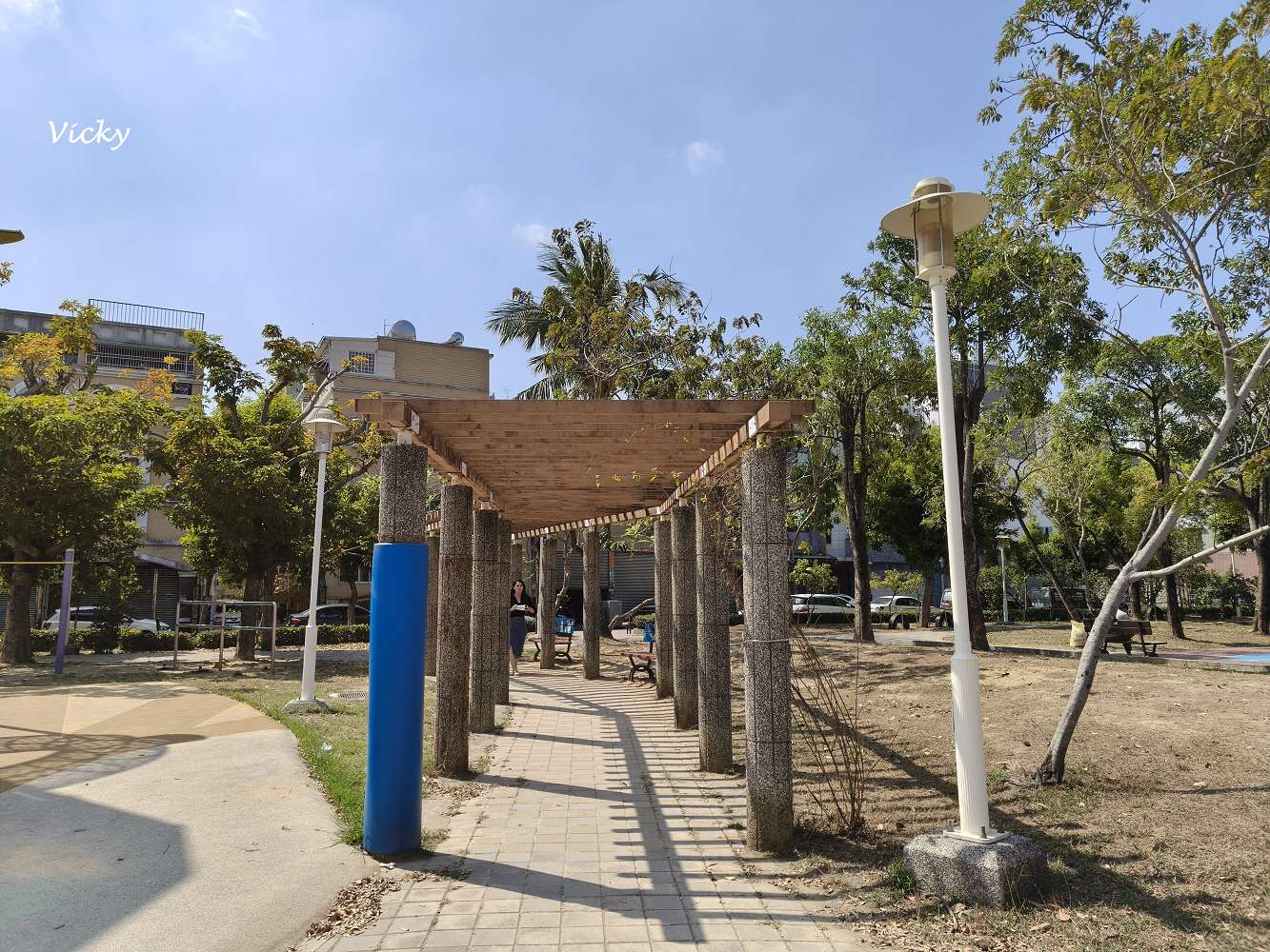 台南特色公園推薦｜仁安公園：巨型黃色高塔溜滑梯，孩子們的完美放電天堂！