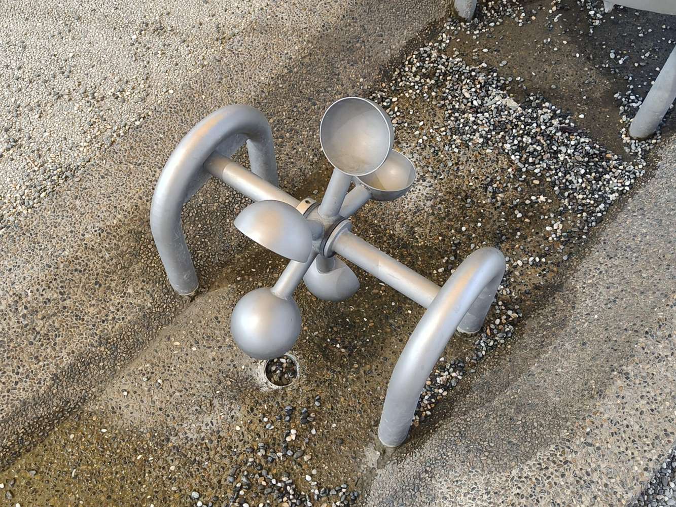 台南安南區親子景點︱台江地景公園：火箭神龍塔與水車共舞的冒險樂園，設洗手間