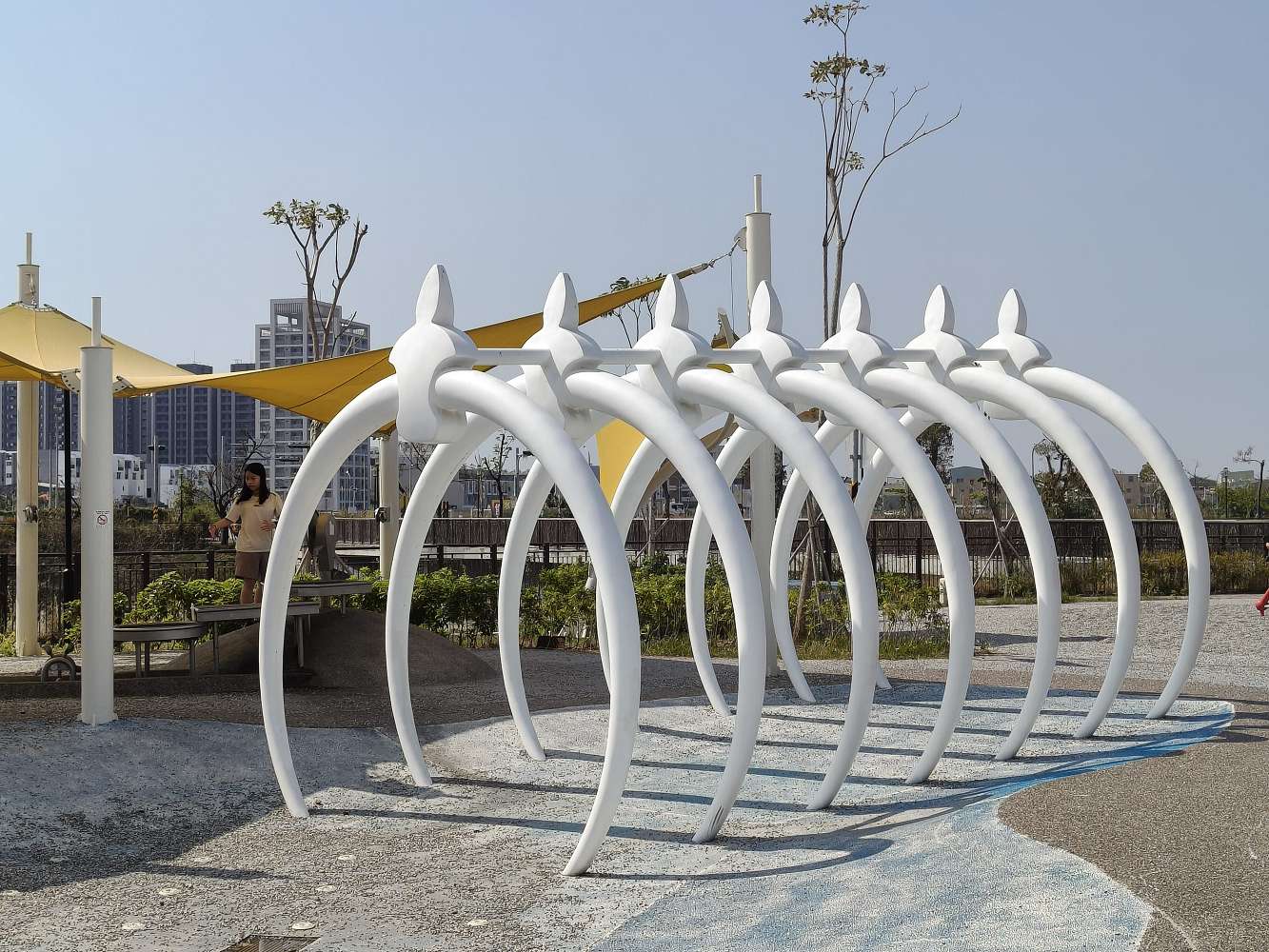 台南安南區親子景點︱台江地景公園：火箭神龍塔與水車共舞的冒險樂園，設洗手間