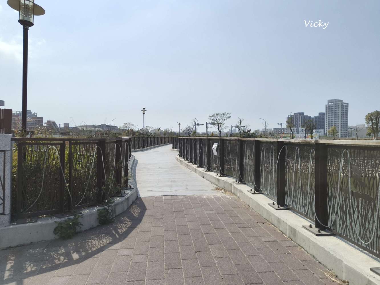 台南安南區親子景點︱台江地景公園：火箭神龍塔與水車共舞的冒險樂園，設洗手間