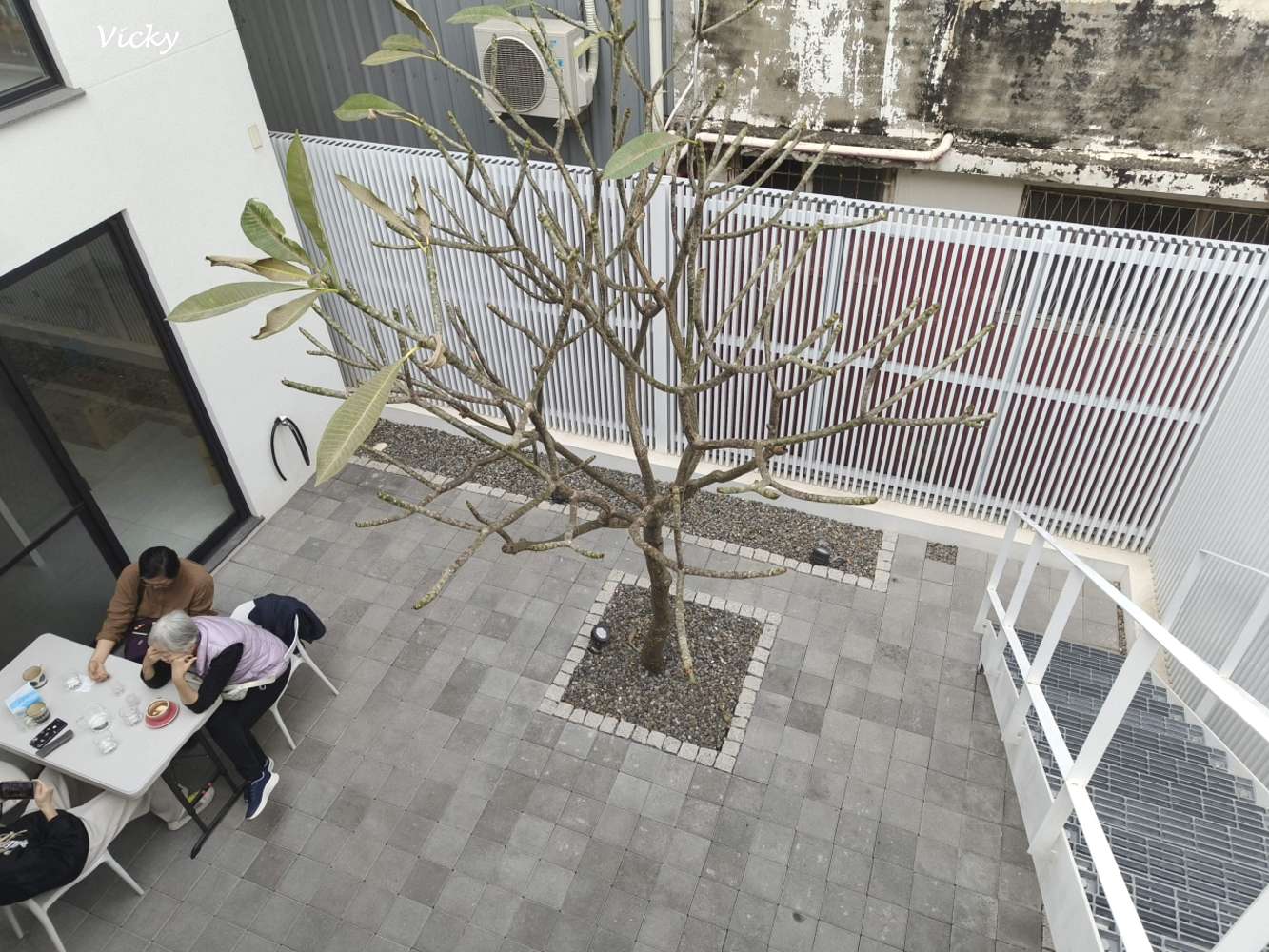 台南東區早午餐︱巷弄走走Cafe：隱身巷弄的純白美學，在極簡自家宅感受講究食材的溫度，附菜單