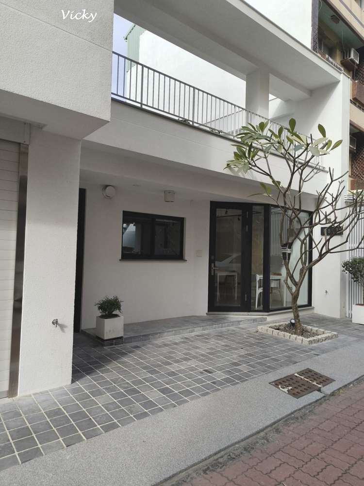 台南東區早午餐︱巷弄走走Cafe：隱身巷弄的純白美學，在極簡自家宅感受講究食材的溫度，附菜單