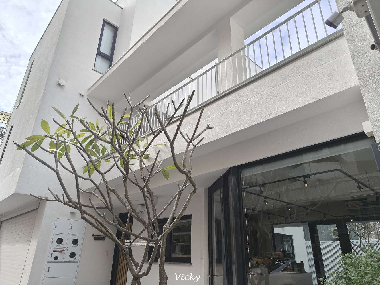 台南東區早午餐︱巷弄走走Cafe：隱身巷弄的純白美學，在極簡自家宅感受講究食材的溫度，附菜單