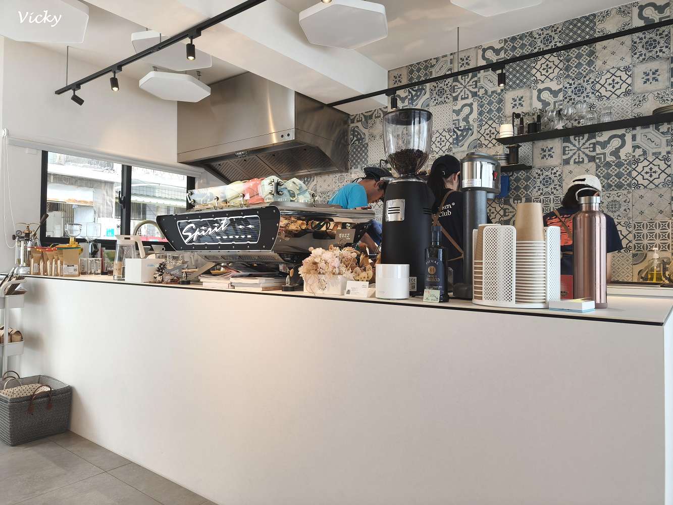 台南東區早午餐︱巷弄走走Cafe：隱身巷弄的純白美學，在極簡自家宅感受講究食材的溫度，附菜單