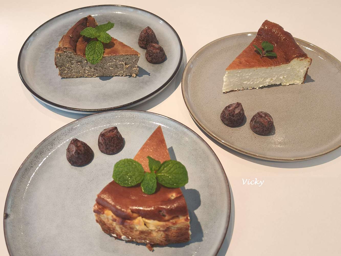 台南東區早午餐︱巷弄走走Cafe：隱身巷弄的純白美學，在極簡自家宅感受講究食材的溫度，附菜單