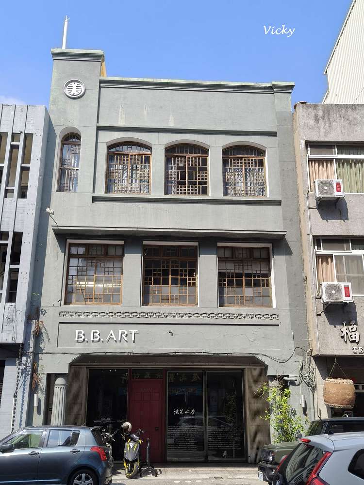 台南中西區老屋咖啡︱B.B. Cafe 小黑熊咖啡：走進台南民權路的歷史摺頁，與藝文展覽、老屋咖啡來一場驚喜邂逅