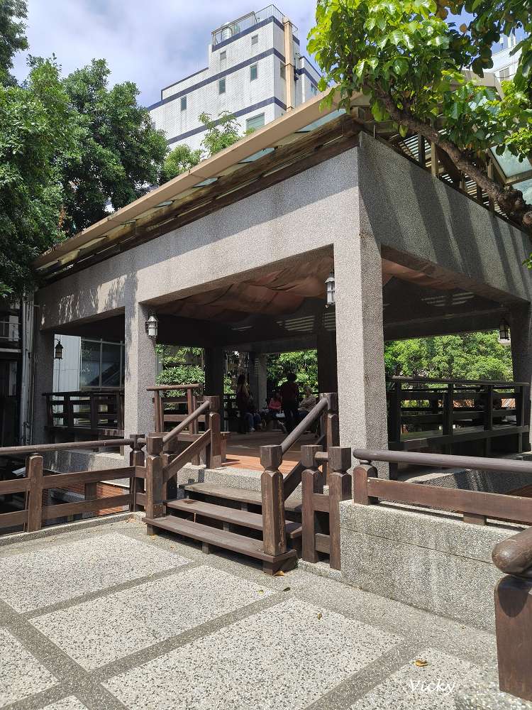 台南中西區景點︱吳園藝文中心、公會堂與奉茶.十八卯:隱身台南市中心的世外桃源,來一場穿越中西日的時空野餐吧 台南中西區景點︱吳園藝文中心、公會堂與奉茶.十八卯:隱身台南市中心的世外桃源,來一場穿越中西日的時空野餐吧