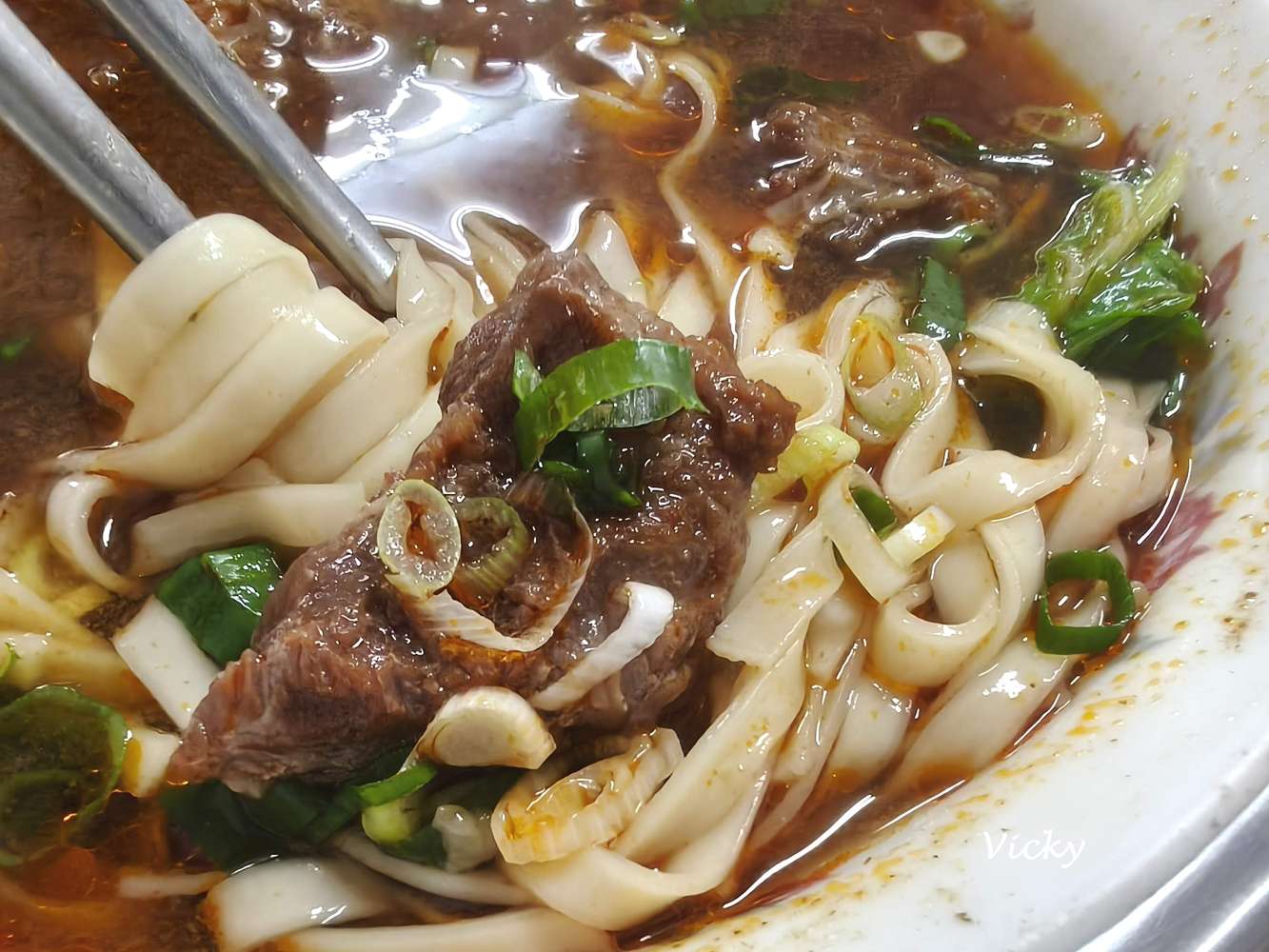 台南歸仁美食︱阿榮老店自製外省麵：在地人帶路！乾淨有冷氣的質感麵食館，附菜單