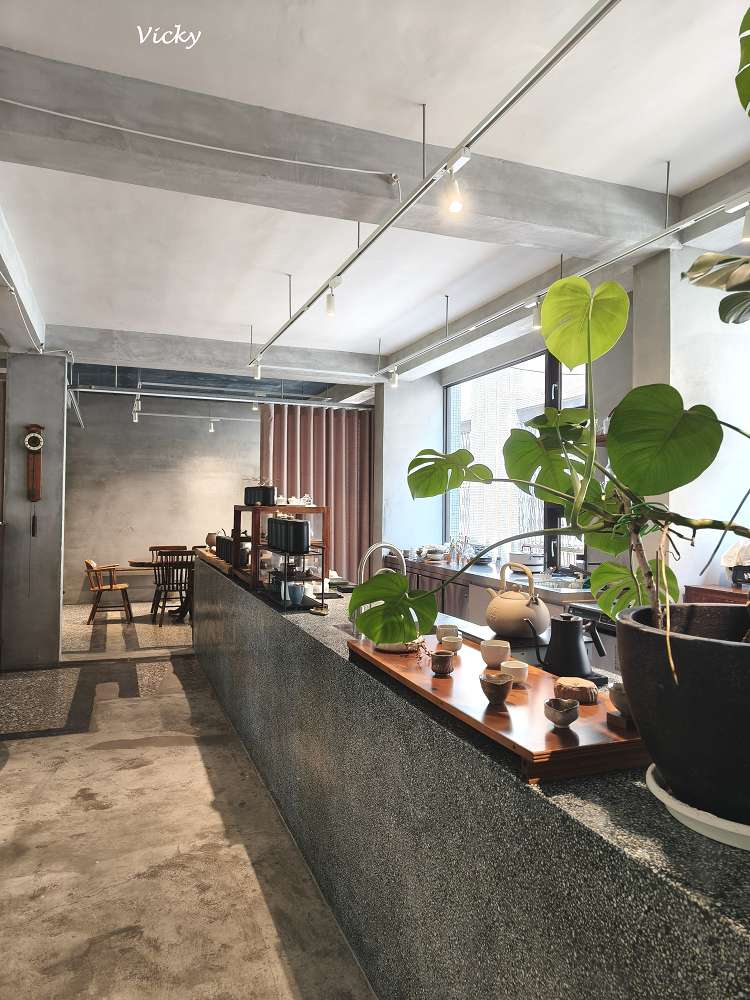 台南東區 隱藏版下午茶︱蔛菟 HUTU：森林系茶館俯瞰綠意草地，隱身二樓的桃花源