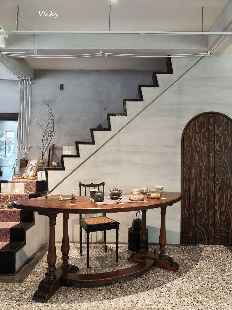 台南東區 隱藏版下午茶︱蔛菟 HUTU：森林系茶館俯瞰綠意草地，隱身二樓的桃花源