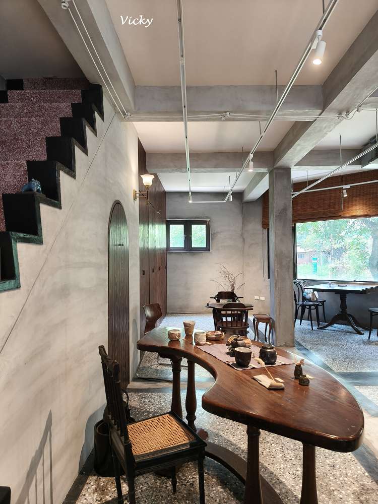 台南東區 隱藏版下午茶︱蔛菟 HUTU：森林系茶館俯瞰綠意草地，隱身二樓的桃花源