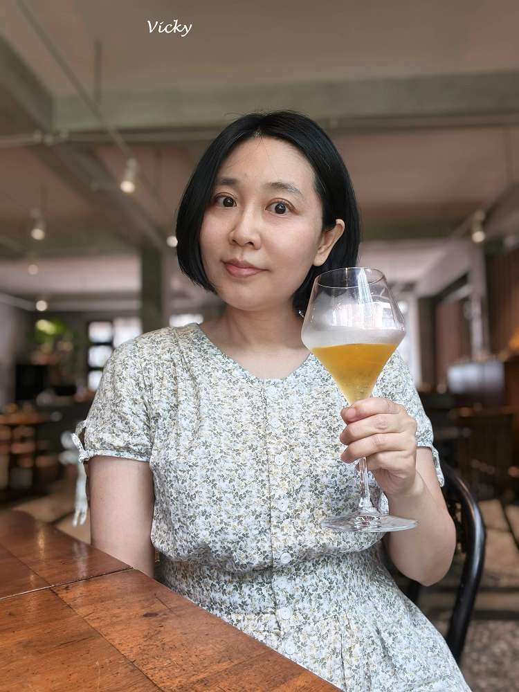 台南東區 隱藏版下午茶︱蔛菟 HUTU：森林系茶館俯瞰綠意草地，隱身二樓的桃花源