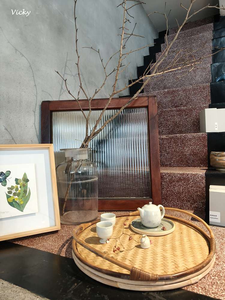 台南東區 隱藏版下午茶︱蔛菟 HUTU：森林系茶館俯瞰綠意草地，隱身二樓的桃花源