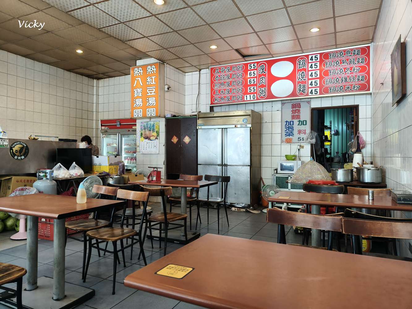 台南南區︱文南路必吃美食：名信木瓜牛奶專賣店與嘉豬牌 嘉義黑香腸，超高 CP 值銅板價餐點！