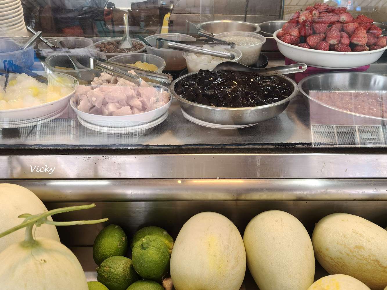 台南南區︱文南路必吃美食：名信木瓜牛奶專賣店與嘉豬牌 嘉義黑香腸，超高 CP 值銅板價餐點！