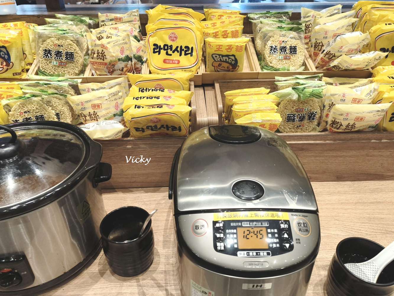 嘉義火鍋推薦｜和牛涮 日式鍋物放題 嘉義垂楊店：768 元套餐，極上和牛雪花吃到飽，小資也能實現和牛自由！