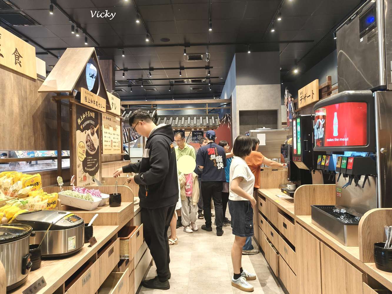 嘉義火鍋推薦｜和牛涮 日式鍋物放題 嘉義垂楊店：768 元套餐，極上和牛雪花吃到飽，小資也能實現和牛自由！