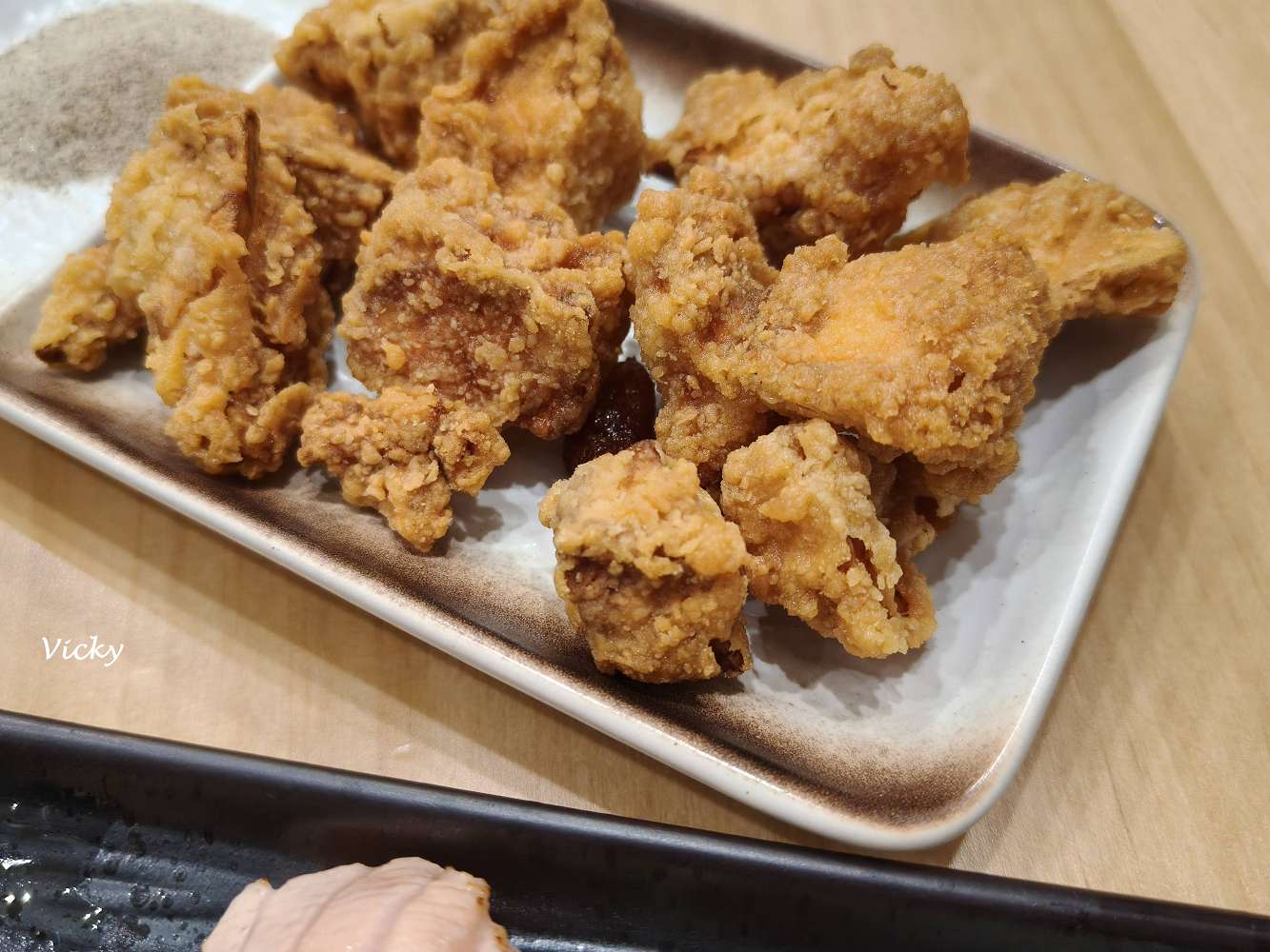 台南美食︱御壽屋：必吃炙燒鮭魚與一夜干，溫馨感爆棚的家庭料理，附菜單