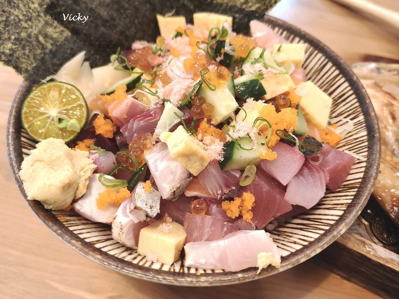台南美食︱洄游丼飯所：散壽司與烤午仔魚的味蕾挑戰，附菜單