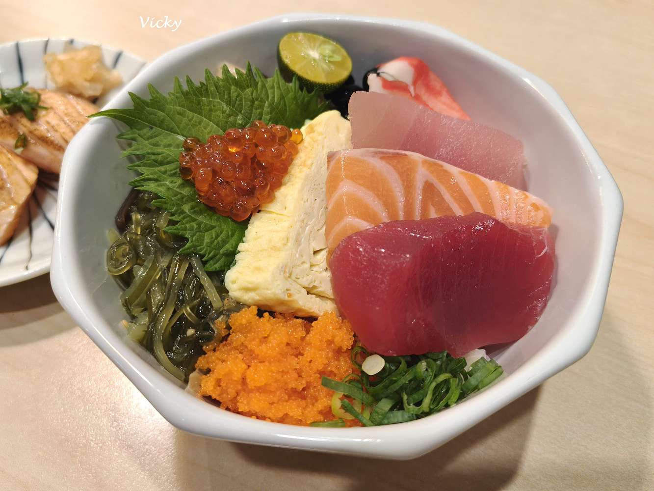 台南日式料理︱鮨次郎壽司專賣:大漁海鮮丼、黑鮪魚蔥花海苔握,附菜單 台南日式料理︱鮨次郎壽司專賣:大漁海鮮丼、黑鮪魚蔥花海苔握,附菜單