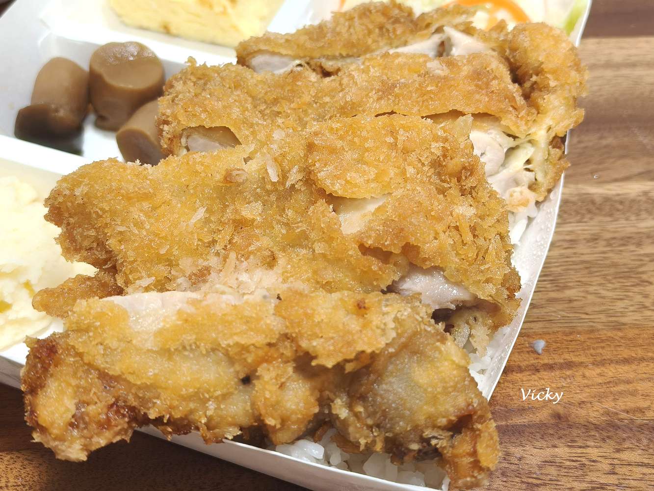 台南東區美食︱元味屋和風洋食:豬排厚度爆表!育樂街上享受大滿足的幸福滋味,附菜單 台南東區美食︱元味屋和風洋食:豬排厚度爆表!育樂街上享受大滿足的幸福滋味,附菜單