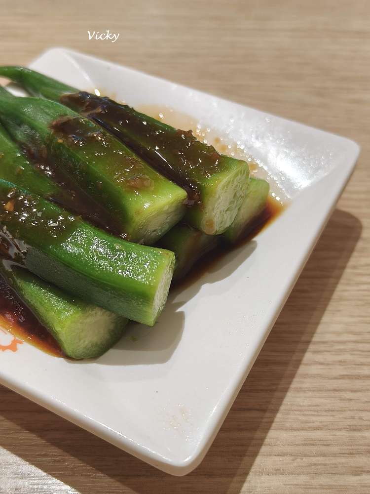 台南中西區美食︱火車站前中山路「九初 流心脆皮煎餃」，環境舒適、上菜迅速，趕時間的美味救星！