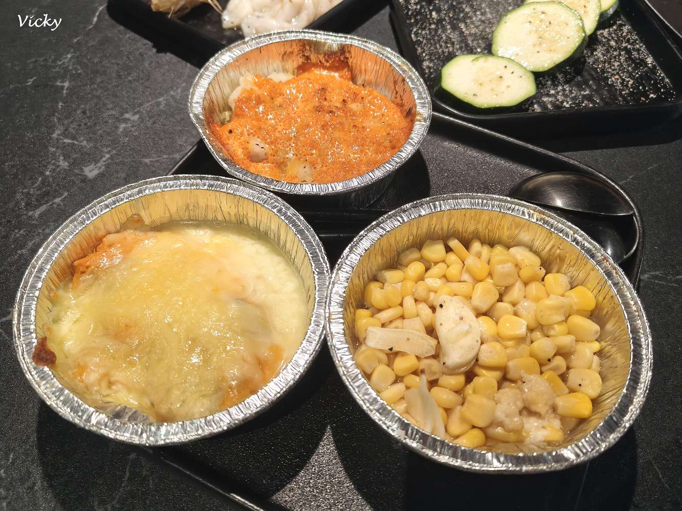 台南燒肉︱灼花燒肉Hibana × 深煙酒吧Shinen：美術館旁，暗黑系質感與白色夢幻甜點的強烈對比！