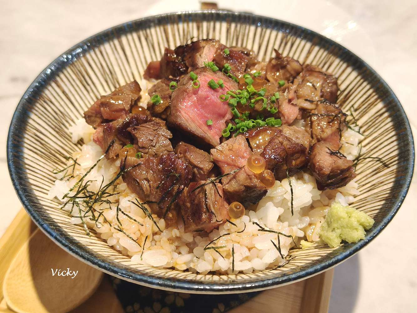 網站近期文章：台南東區美食｜穀雨：職人割烹，必點入口即化的A5和牛角切蓋飯，附菜單