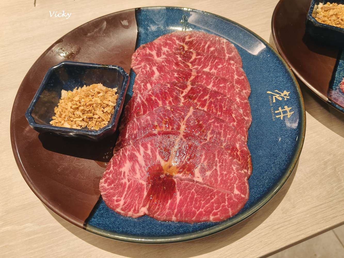台南燒肉推薦︱老井極上燒肉 台南府前店：試營運大排長龍！30cm 厚切牛舌與極品和牛的頂級饗宴，附菜單