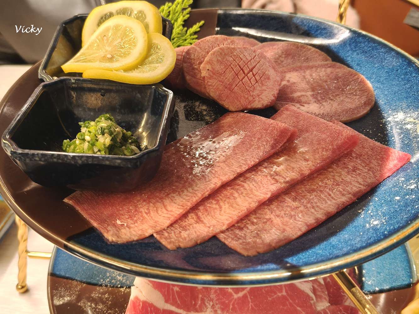 台南燒肉推薦︱老井極上燒肉 台南府前店：試營運大排長龍！30cm 厚切牛舌與極品和牛的頂級饗宴，附菜單