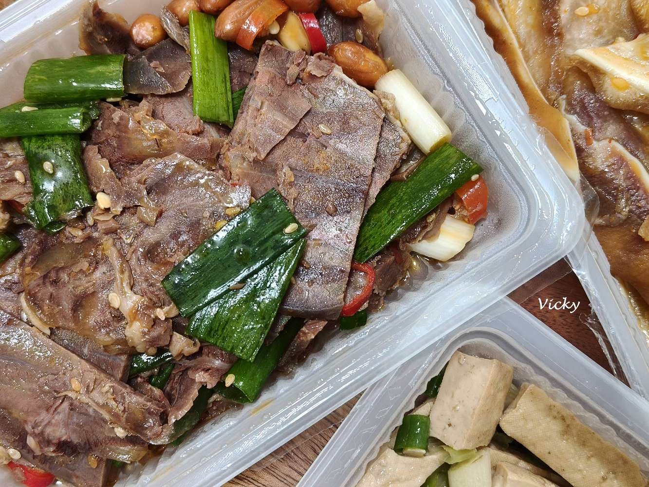台南東區巷弄美食︱鄭記肉夾饃：裕豐街巷弄內的香辣誘惑，搭配咖裏漢朵莉甜甜圈的鹹甜完美行程