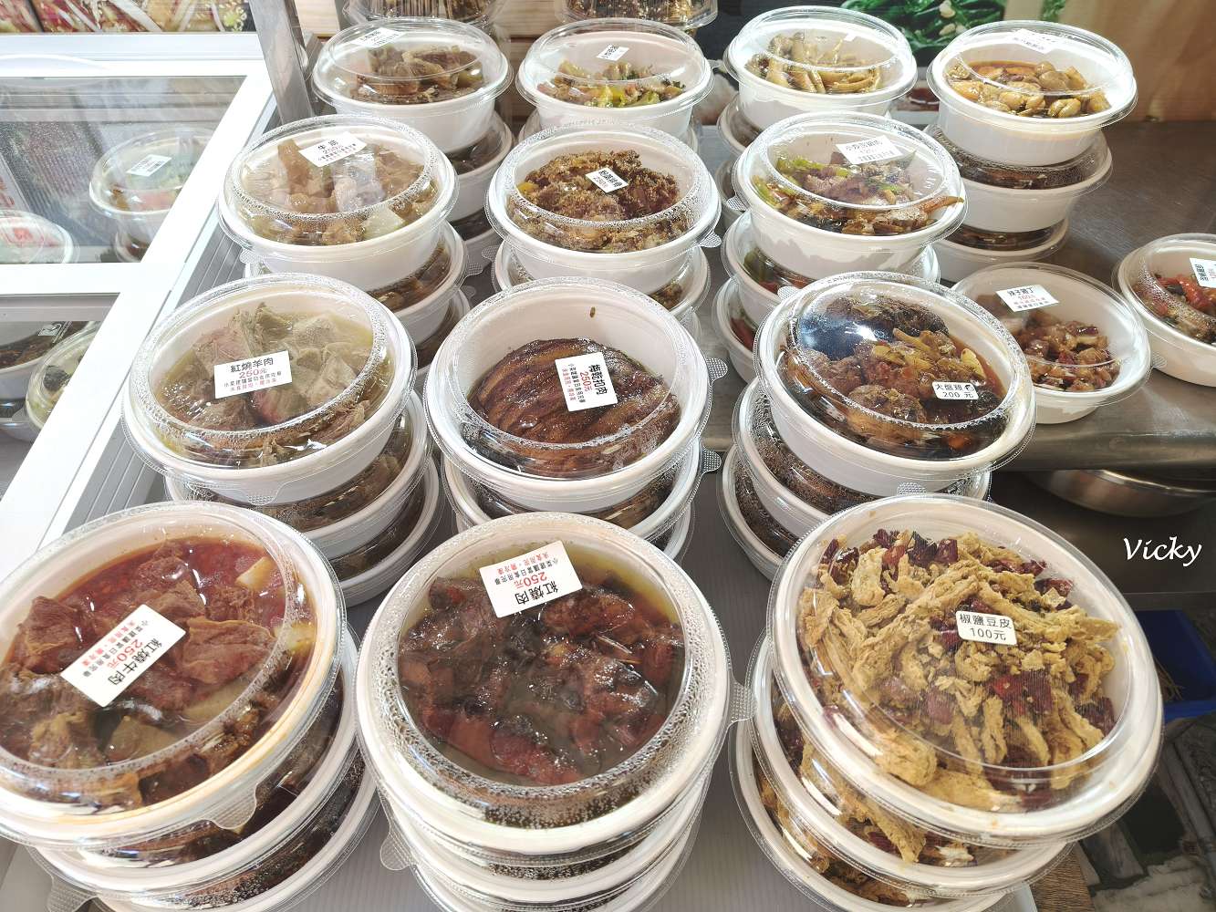 台南東區巷弄美食︱鄭記肉夾饃：裕豐街巷弄內的香辣誘惑，搭配咖裏漢朵莉甜甜圈的鹹甜完美行程