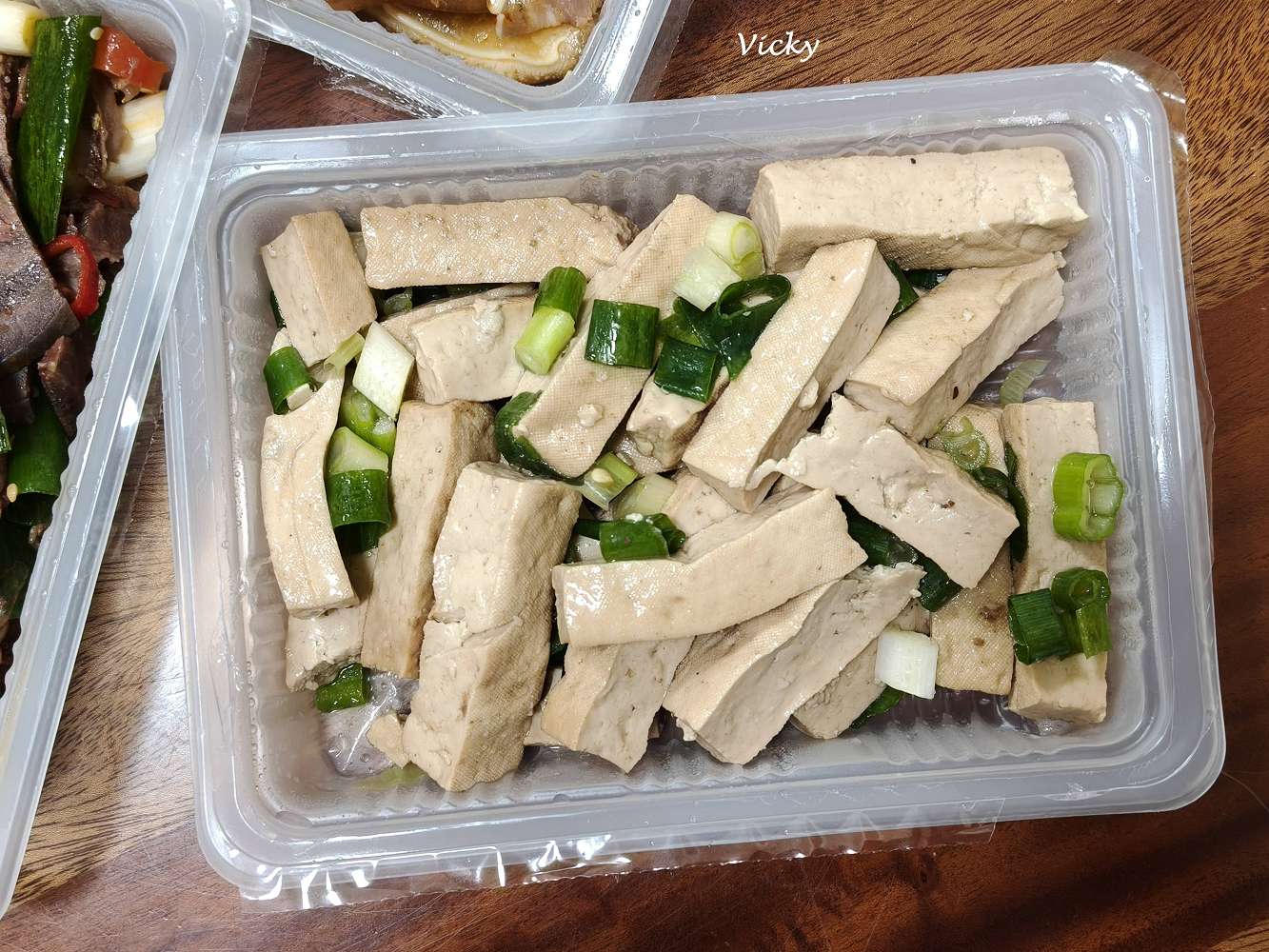 台南東區巷弄美食︱鄭記肉夾饃：裕豐街巷弄內的香辣誘惑，搭配咖裏漢朵莉甜甜圈的鹹甜完美行程