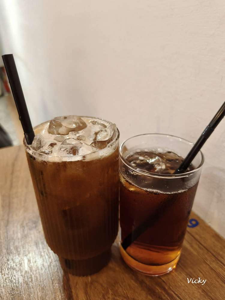 台南寵物友善餐廳︱肥窩咖啡：鄰近兌悅門的人氣早午餐，帶毛孩享受巴斯克與鬆餅球的療癒時光