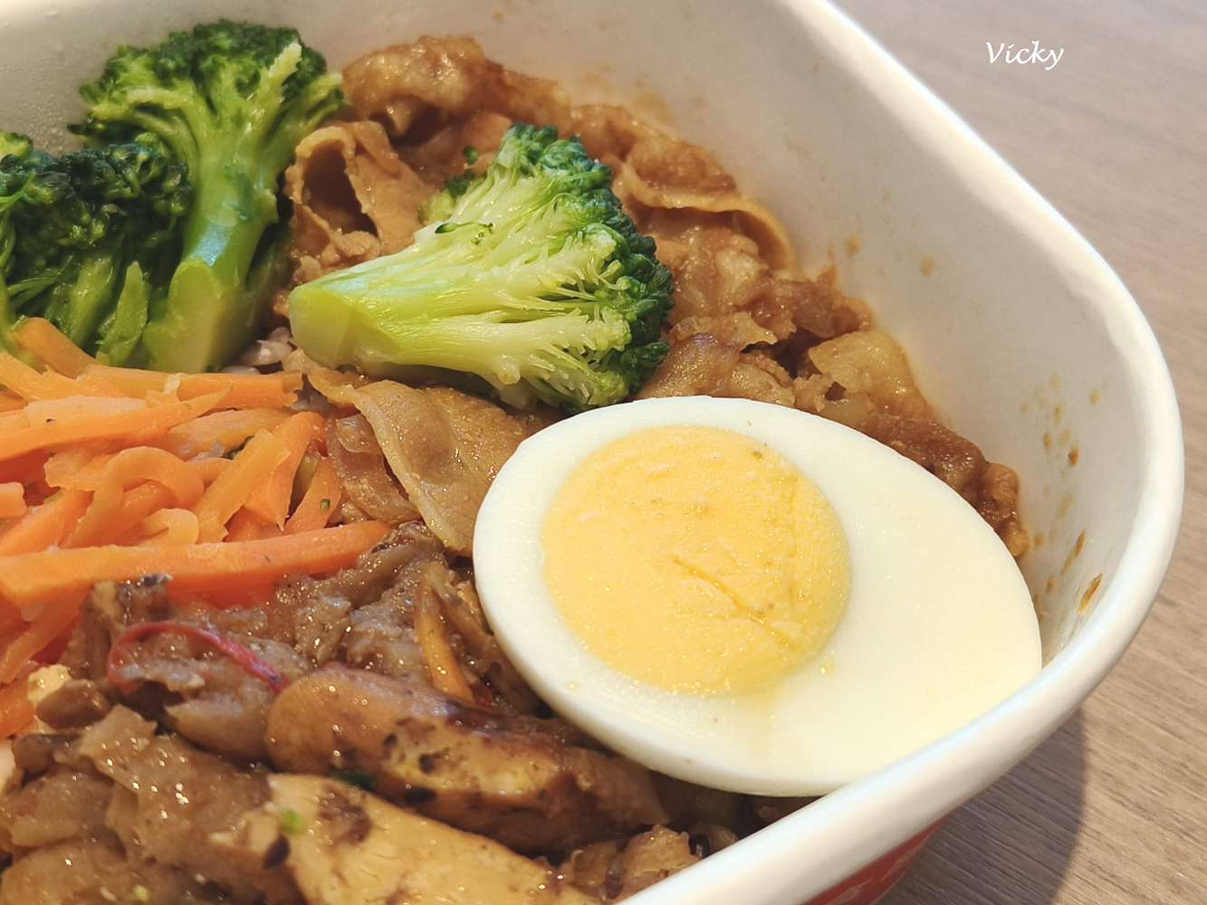台南仁德咖啡廳︱路易莎台南昌益門市新開幕!超大落地窗、燒肉飯,高 CP 值辦公讀書新據點 台南仁德咖啡廳︱路易莎台南昌益門市新開幕!超大落地窗、燒肉飯,高 CP 值辦公讀書新據點