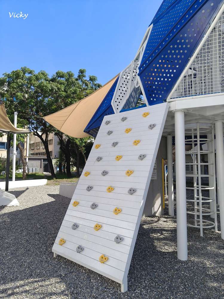 台南親子景點推薦︱大和公園-喜鵲溜滑梯!超高鳥巢主塔、攀岩牆與大遮陽沙坑放電首選 台南親子景點推薦︱大和公園-喜鵲溜滑梯!超高鳥巢主塔、攀岩牆與大遮陽沙坑放電首選