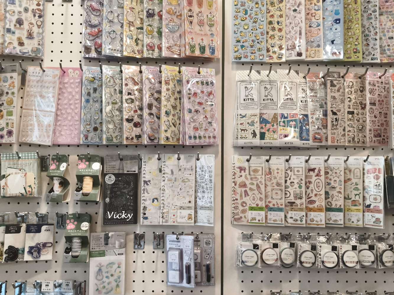 台南文具店推薦︱摸鼻子文房具 雅士行：手帳控與貼紙迷的寶藏天堂，一秒點燃妳的文具魂！