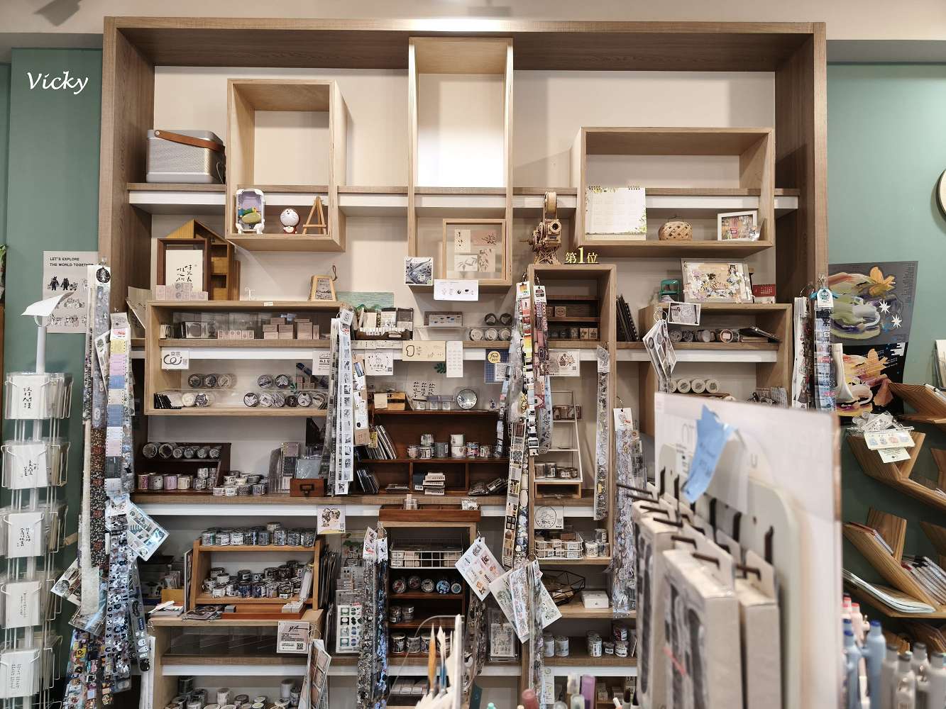 台南文具店推薦︱摸鼻子文房具 雅士行：手帳控與貼紙迷的寶藏天堂，一秒點燃妳的文具魂！